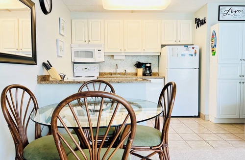 Kihei Condo | Steps to Kamaole Beach II King Bed Pool Parking Wi-Fi Kihei Kai Nani
