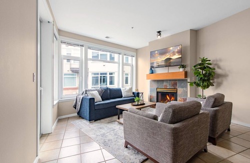 Downtown Seattle Condo | Steps to Pike Place 2BD Condo Water Courtyard View