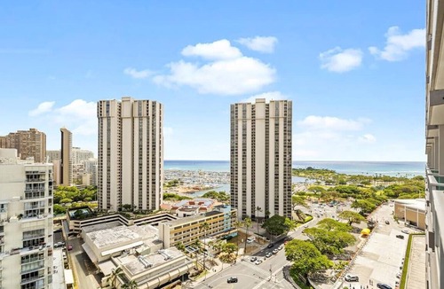 Ala Moana Condo | Studio with Balcony 1316