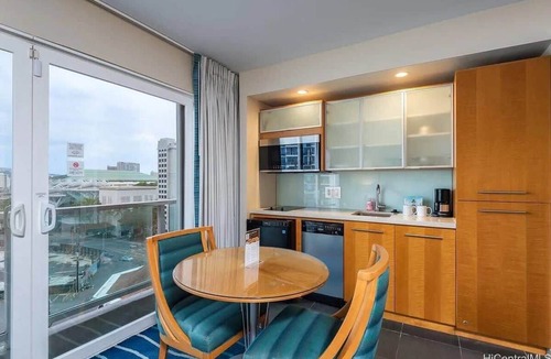Ala Moana Condo | Stunning Ala Moana 1BR W| Balcony & Mountain/City Views