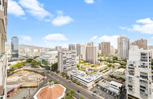 Ala Moana Apartment | Stunning Ala Moana 2501