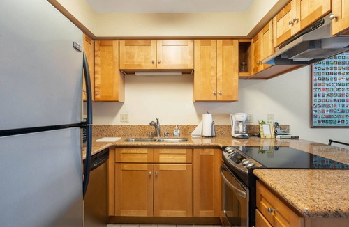 Kailua-Kona Condo | Summer Deal Ocean View 2BR Kona Condo with Lanai and Resort Pool