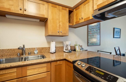 Kailua-Kona Condo | Summer Deal Ocean View 2BR Kona Condo with Lanai and Resort Pool