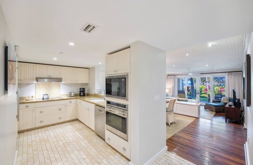 Kahuku Villa | SUMMER REDUCED! Villa 105-106 Ocean View Turtle Bay