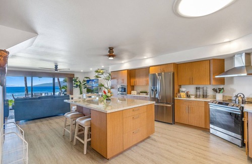 Downtown Lahaina House | SUMMER SALE! 3BD Oceanfront Townhome, Lanai, Lawn & Sunset Views - Puamana 254-2