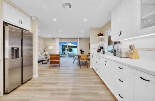 Carlsbad House | Sunny Modern Family Home I Near Beach + Eateries