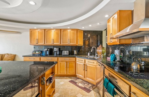 Princeville Condo | Sunsets & Ocean Views with AC at Puu Poa 210