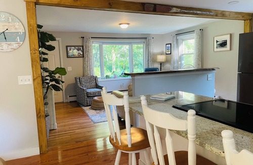 Saunderstown House | Sunsets, Surf and Serenity at Sandpiper Cottage!
