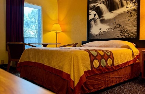 Lightfoot Hotel | Super Inn
