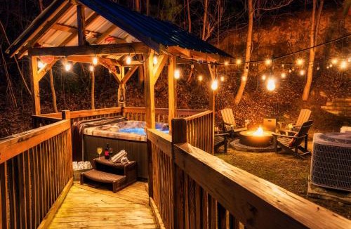 Chalet Village North Ski Chalet | Take It Easy - 5 Star Family Cabin View Hot Tub FirePit Pools Bears
