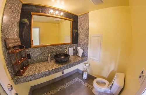 Kapoho Hotel | The Double Suite: Steps from Pāhoa’s Landmarks & Jungle Trails
