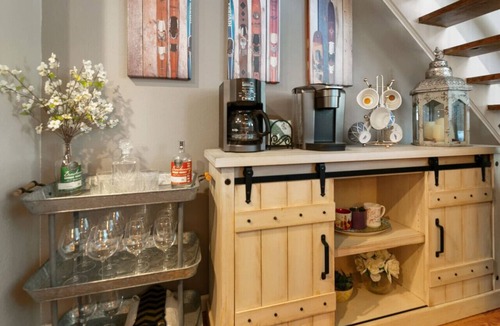 Glendale Condo | The Glendale Gem | Walk to Shops & Trail