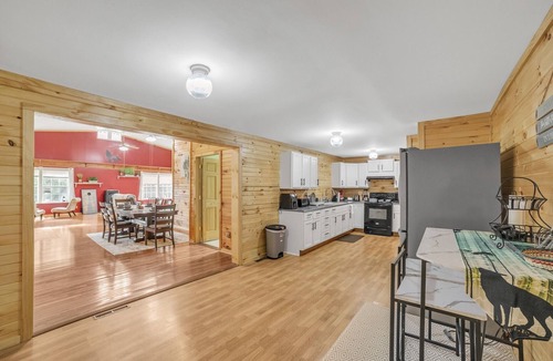 Grand Junction House | The Wolf Den : Jump into Summer Fun – Lakefront Bliss Awaits!