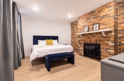 Gayborhood Apartment | Thena Hotel - Oversized 1 Bedroom