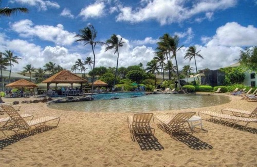 Hanamaulu Apartment | Third-Floor Lihue Condo with Resort Pools, Gym, Spa & Dining
