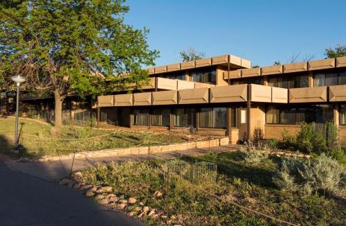 Grand Canyon Village Hotel | Thunderbird Lodge - Inside the Park