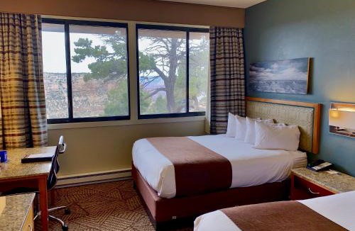 Grand Canyon Village Hotel | Thunderbird Lodge - Inside the Park
