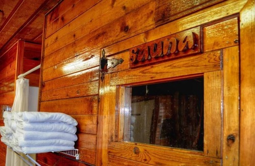 Mitchell Hotel | Thunderbird Lodge