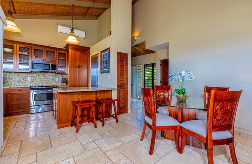 Wailea Condo | Top Floor Remodel! Ocean and Fairway Views Ekolu 908
