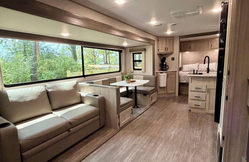 Piedmont House | Tranquil 2-bedroom caravan with AC in charming Piedmont