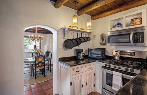 Tesuque House | Tranquil Tesuque Retreat With Kiva Fireplace