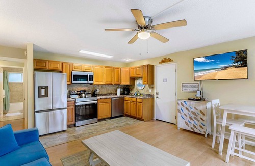 Kihei Condo | Tropical Garden View at a Beach Front Property-Kihei Kai Unit #4