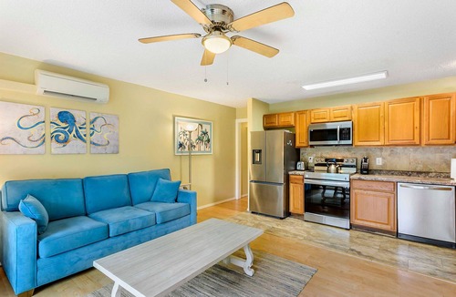 Kihei Condo | Tropical Garden View at a Beach Front Property-Kihei Kai Unit #4