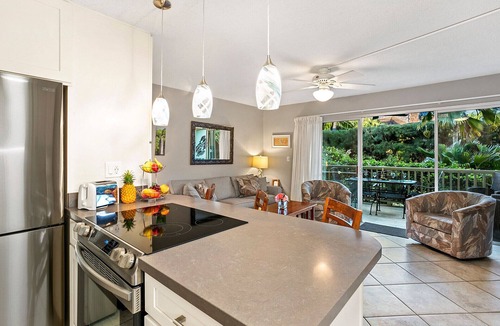 Kihei Condo | Tropical Garden View at a Beach Front Property-Kihei Kai Unit #5