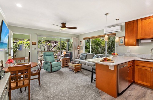 Kihei Condo | Tropical Garden View at a Beach Front Property-Kihei Kai Unit 21