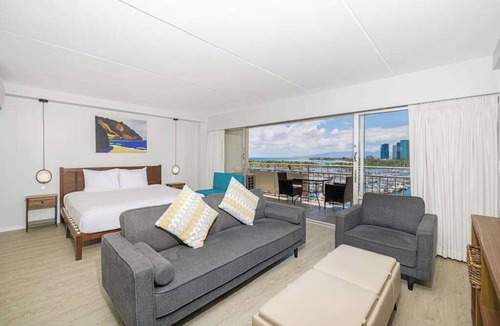 Waikiki Apartment | Tropical Waikiki Studio with Water Views & Shared Pools
