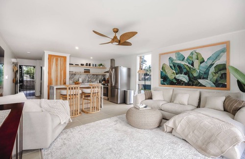 Kahuku Condo | Turtle Bay Renovated Luxury Condo Walk to Beach King Bed AC