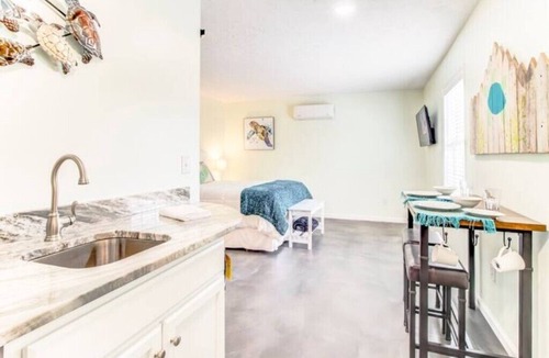 Yaupon Beach Apartment | Turtle Nest Suite at LazyOak.Life