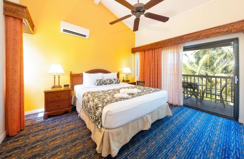 Princeville Hotel | Two 1BR Condos w/Pool & Jacuzzi + Lanai + Beach Gear