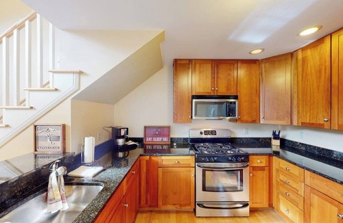 Proctorsville Condo | Two-story townhome with forest/mountain view, gas fireplace, pool, gym & saunas