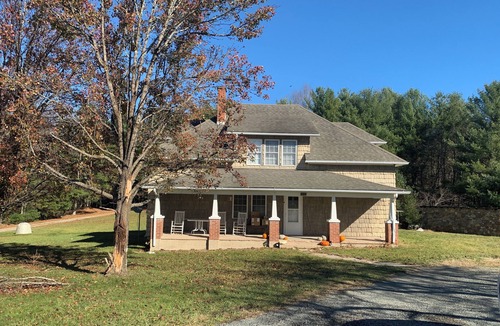 Glade Valley House | Ultimate Family Retreat in this 1929 Farmhouse close to Blue Ridge Parkway!