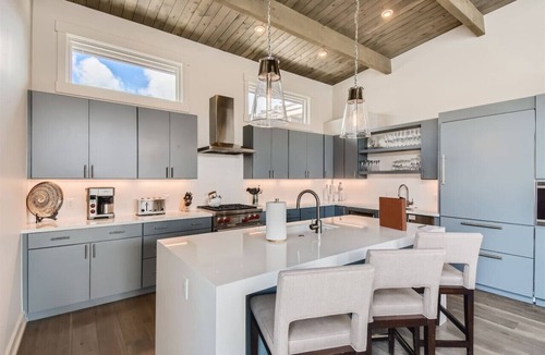 Silverthorne House | Ultra Luxury Mountain Retreat | Private Hot Tub + Firepits | Privacy | Summit Sky Ranch