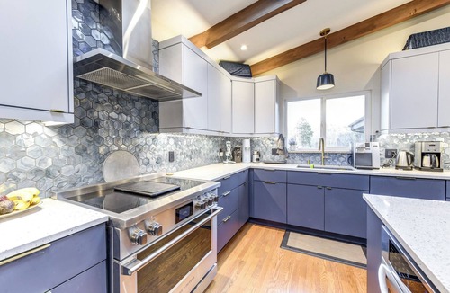 Evergreen House | Updated Mid-Century Modern 3-bedroom ranch with fitness room in Evergreen