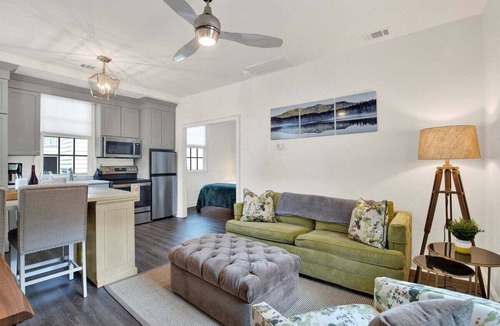 Savannah Victorian District House | Upscale Townhome + Carriage Savannah, Near Forsyth