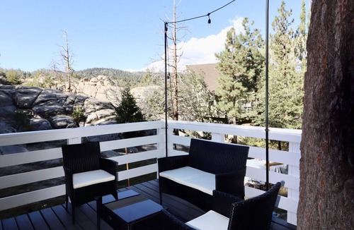 Arrowbear Lake Cabin | Romantic Winter Escape with Mountain Views