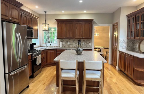 Mountain Top House | Vacation/Executive rental . Charming 3-bedroom furnished house in Mountain Top