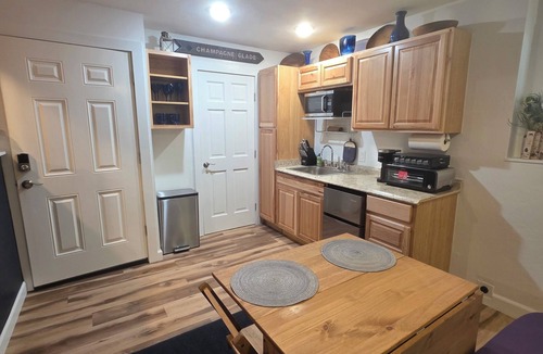 Intermountain House | Vail Getaway for 2 King Bed Dog Friendly!