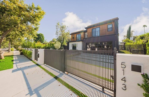 Sherman Oaks House | Varna Villa - Charming Sherman Oaks Retreat with Private Patio & Spa