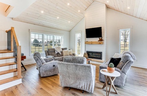 Ronks House | Walk to the Amish Village: Spacious Ronks Getaway!