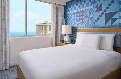 Waikiki Hotel | Walking Distance To The Beach! 3 Comfortable Units for 12!