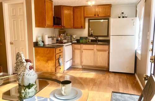 Fort Payne Cottage | Walking distance to downtown Fort Payne AL.