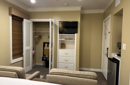 Truman Annex Resort | Waterfront Resort, Old Town, Hyatt, 7 Nights, Sleeps 4, Pool, Hot Tub, Courtyard