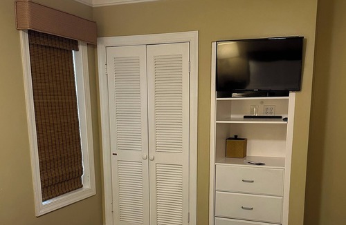Truman Annex Resort | Waterfront Retreat, Old Town, 7 Nights, Sleeps 2, Hyatt, Swimming Pool, Hot Tub