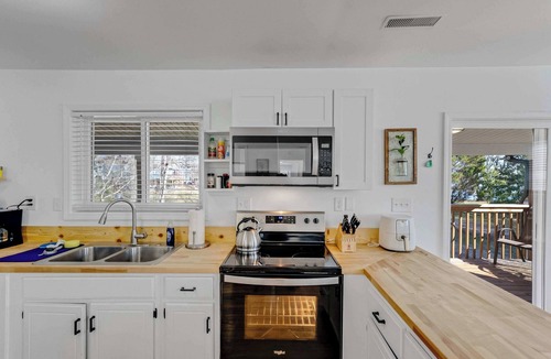 Spring City House | Watts Barr Waterfront Retreat!