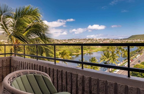 Waikiki Hotel | Wayfinder Waikiki