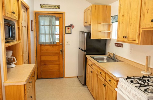 Hackensack Cabin | Webb Lake, Hackensack, Northern MN - 2 Bedroom, Sleeps 4 - Cabin #5 Blue Water